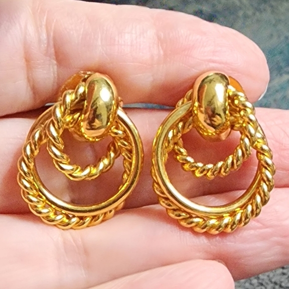 Jewelry - Vintage Goldtone Door Knocker Earrings with Twisted Rope Design